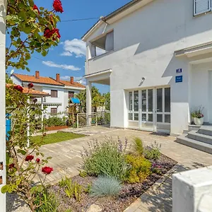 https://apartments-hrestak.in-istria.net